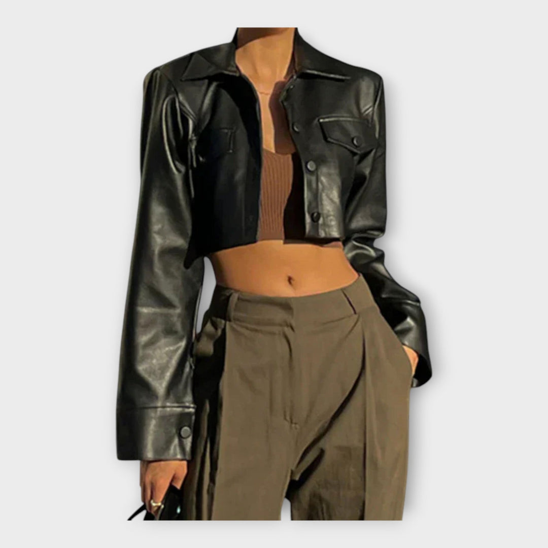 Κοντό δερμάτινο μπουφάν με τσέπες