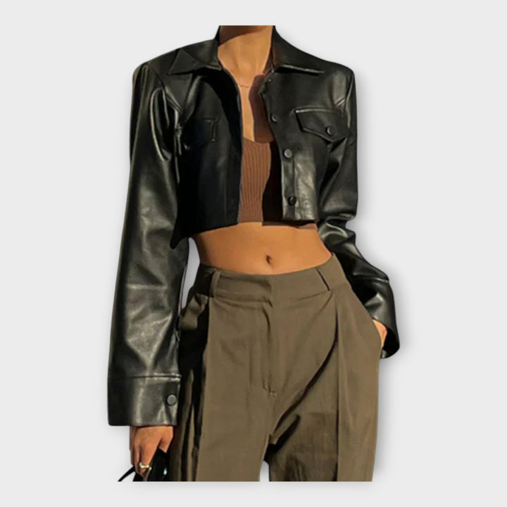 Κοντό δερμάτινο μπουφάν με τσέπες